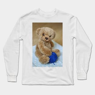 Baby Bear Playing with Some Wool Long Sleeve T-Shirt